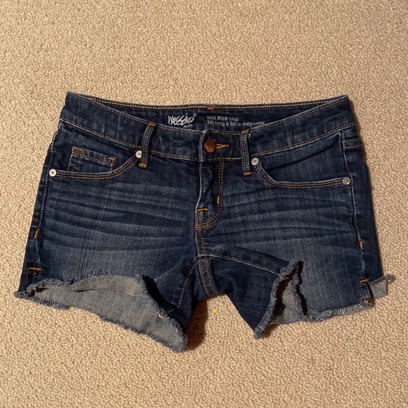 Mossimo Supply Co. Pants - Mossimo Mid Rise Midi Jean Shorts Mossimo Supply Co. Pants - Mossimo Mid Rise Midi Jean Shorts